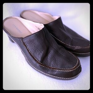 Dockers Brown Size 9M Leather Slip On Wedge Mule.